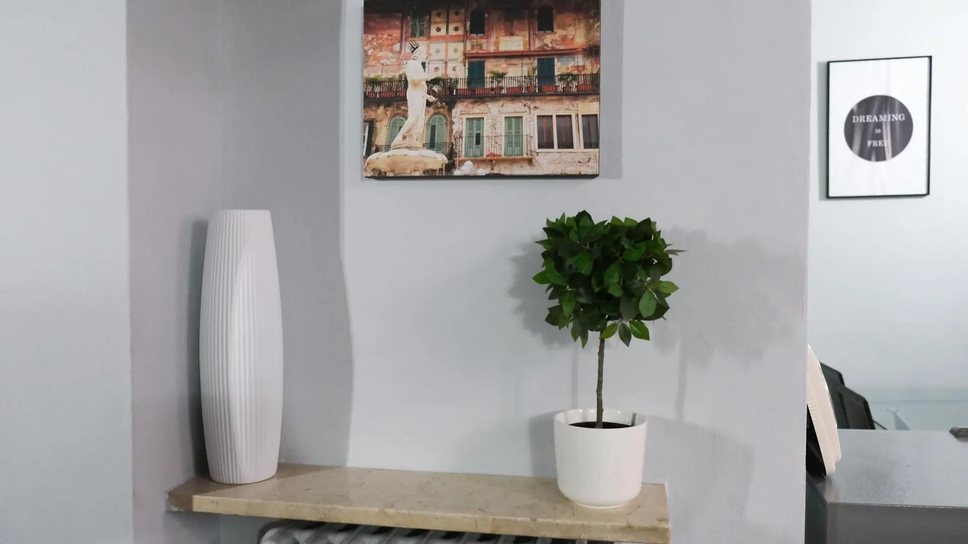 Carega City Center Apartment Verona 0*,